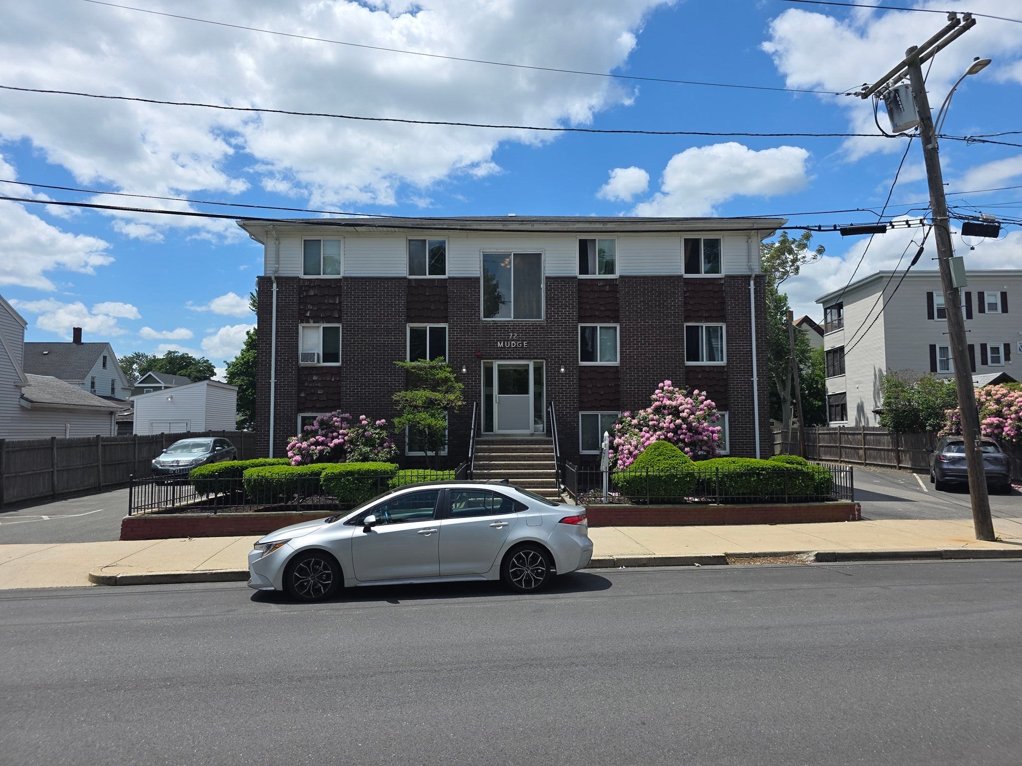 70 Mudge St