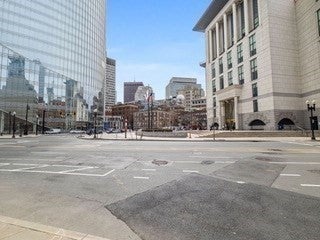 121-127 Portland St 304