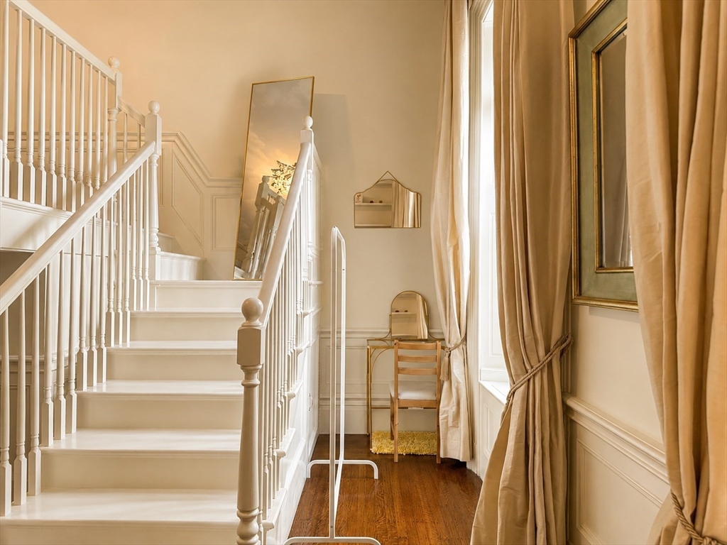 105 Beacon St 4