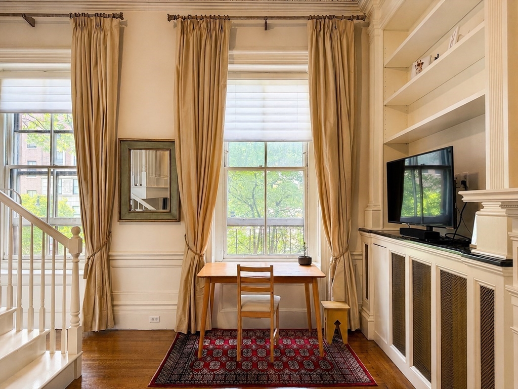 105 Beacon St 4
