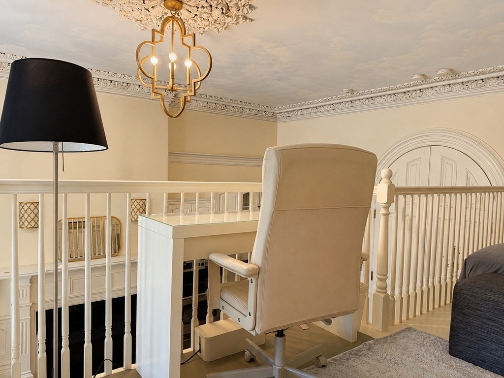 105 Beacon St 4