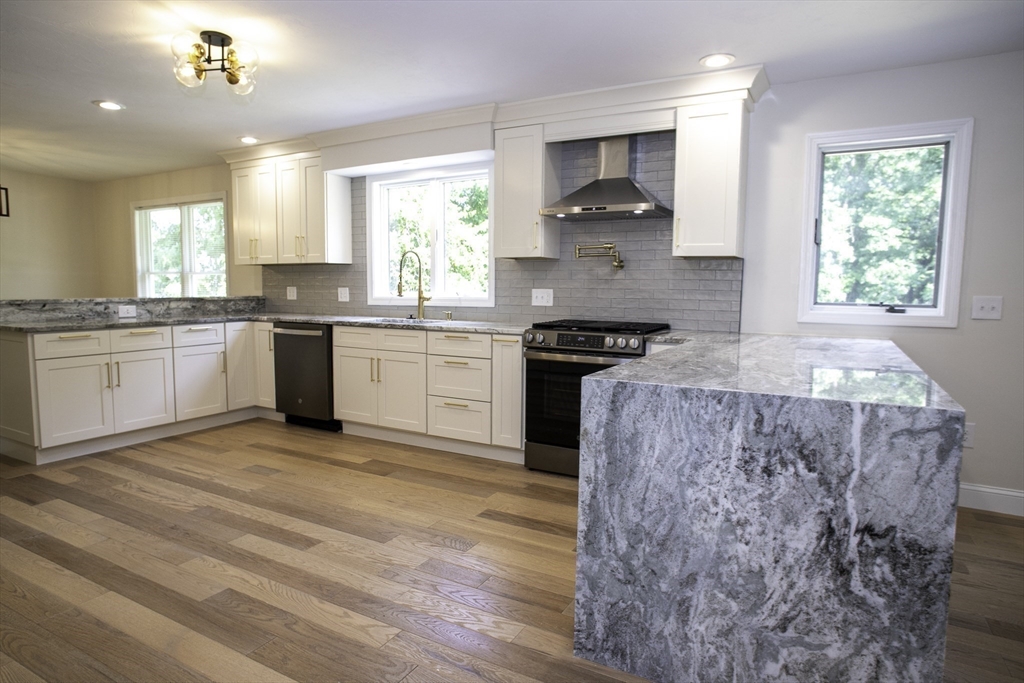 12 Walden Ct, Leominster, MA Photo #13