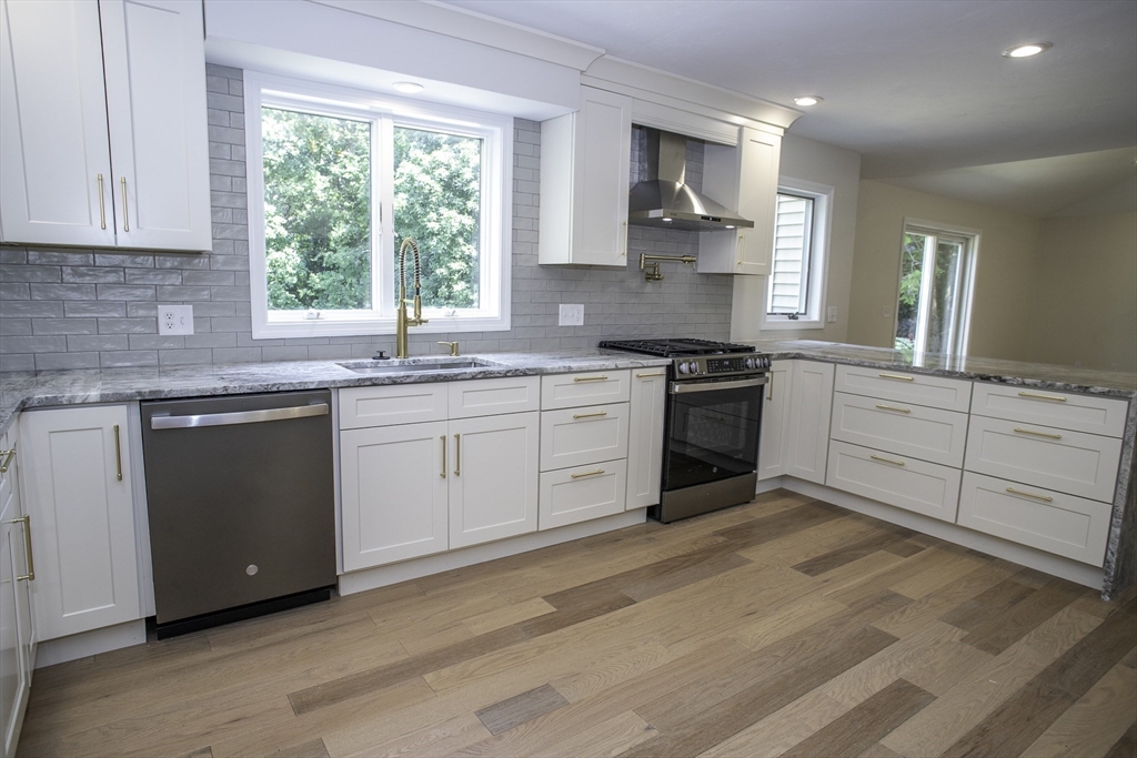 12 Walden Ct, Leominster, MA Photo #10