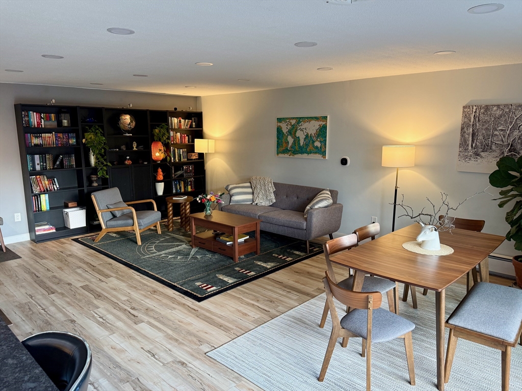 1206 Greendale Ave 201