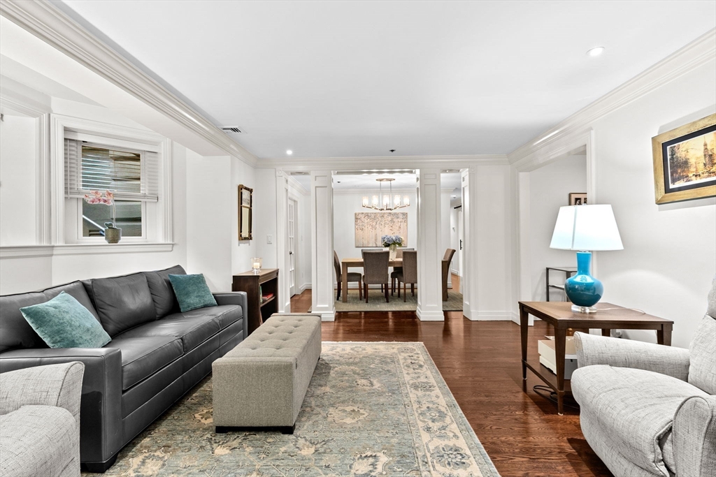 31-33 Commonwealth Ave 1