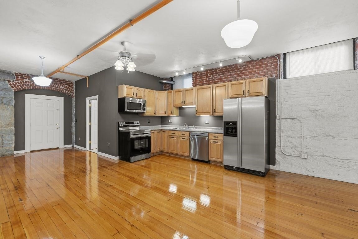 24 Front St #1, Woonsocket, RI, 24 Front St #1, Woonsocket, RI Photo #21