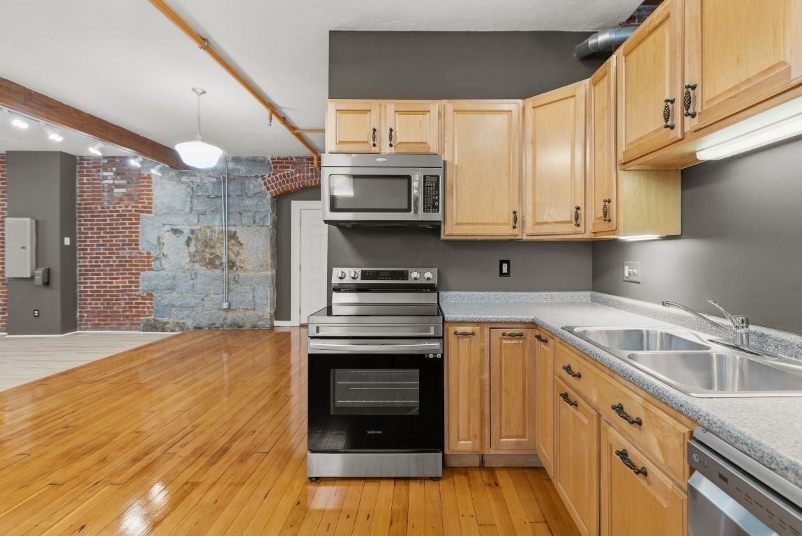 24 Front St #1, Woonsocket, RI, 24 Front St #1, Woonsocket, RI Photo #26