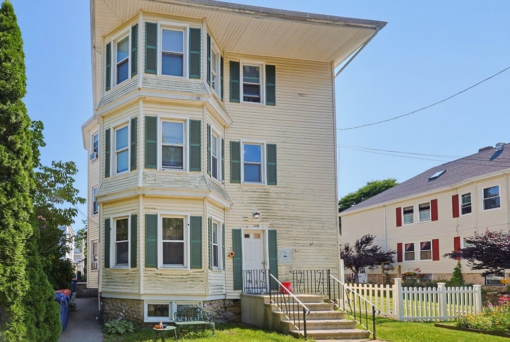 Photo of 118 Irvington St, New Bedford, MA