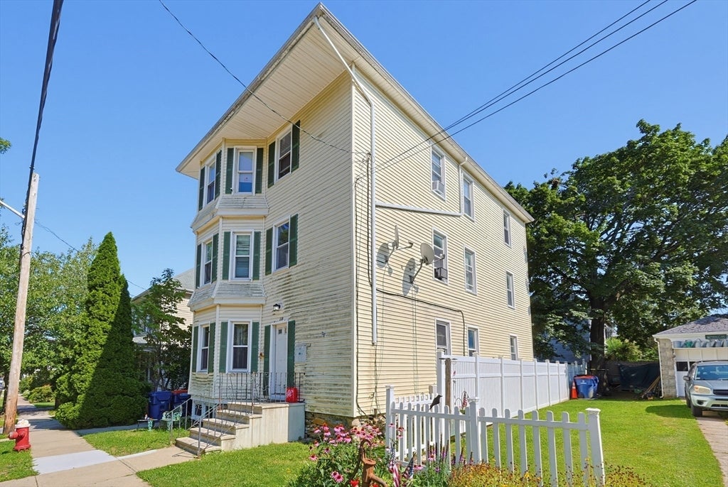118 Irvington St, New Bedford, MA, 118 Irvington St, New Bedford, MA Photo #3