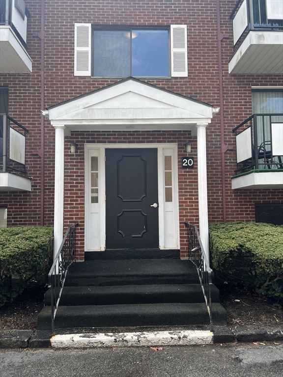 20 Colonial Drive 3