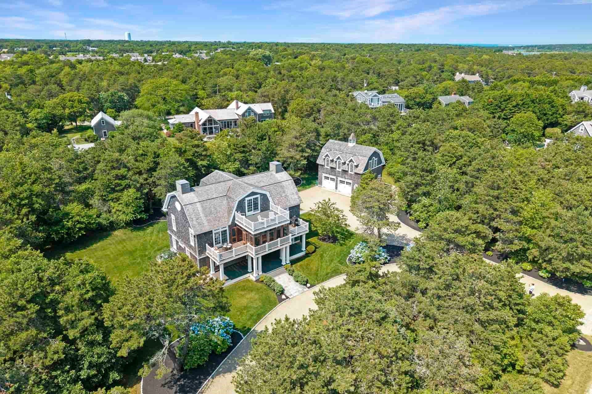 8 Beach Plum Mdws, Edgartown, MA Photo #1
