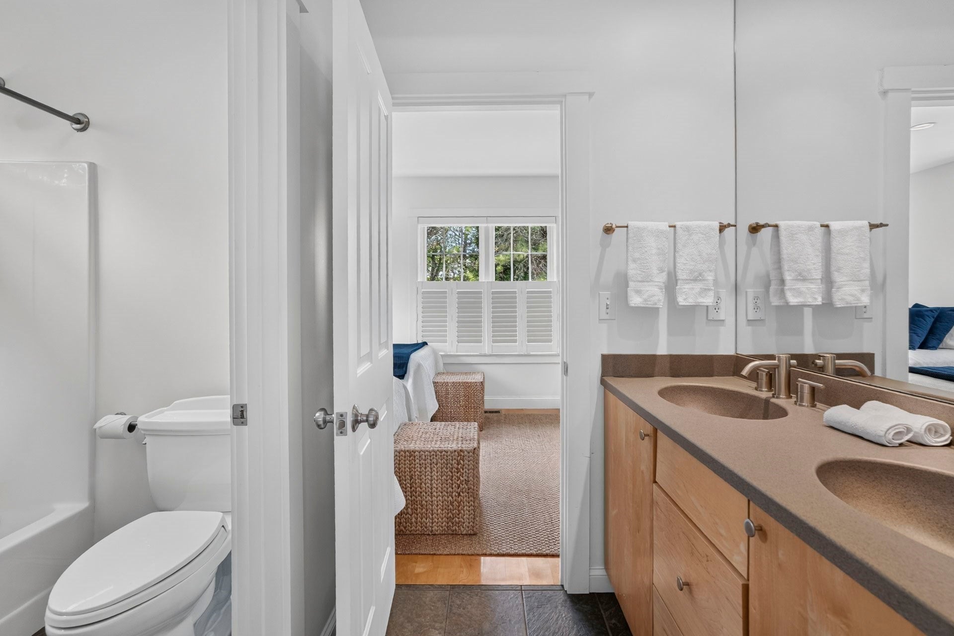 8 Beach Plum Mdws, Edgartown, MA Photo #33