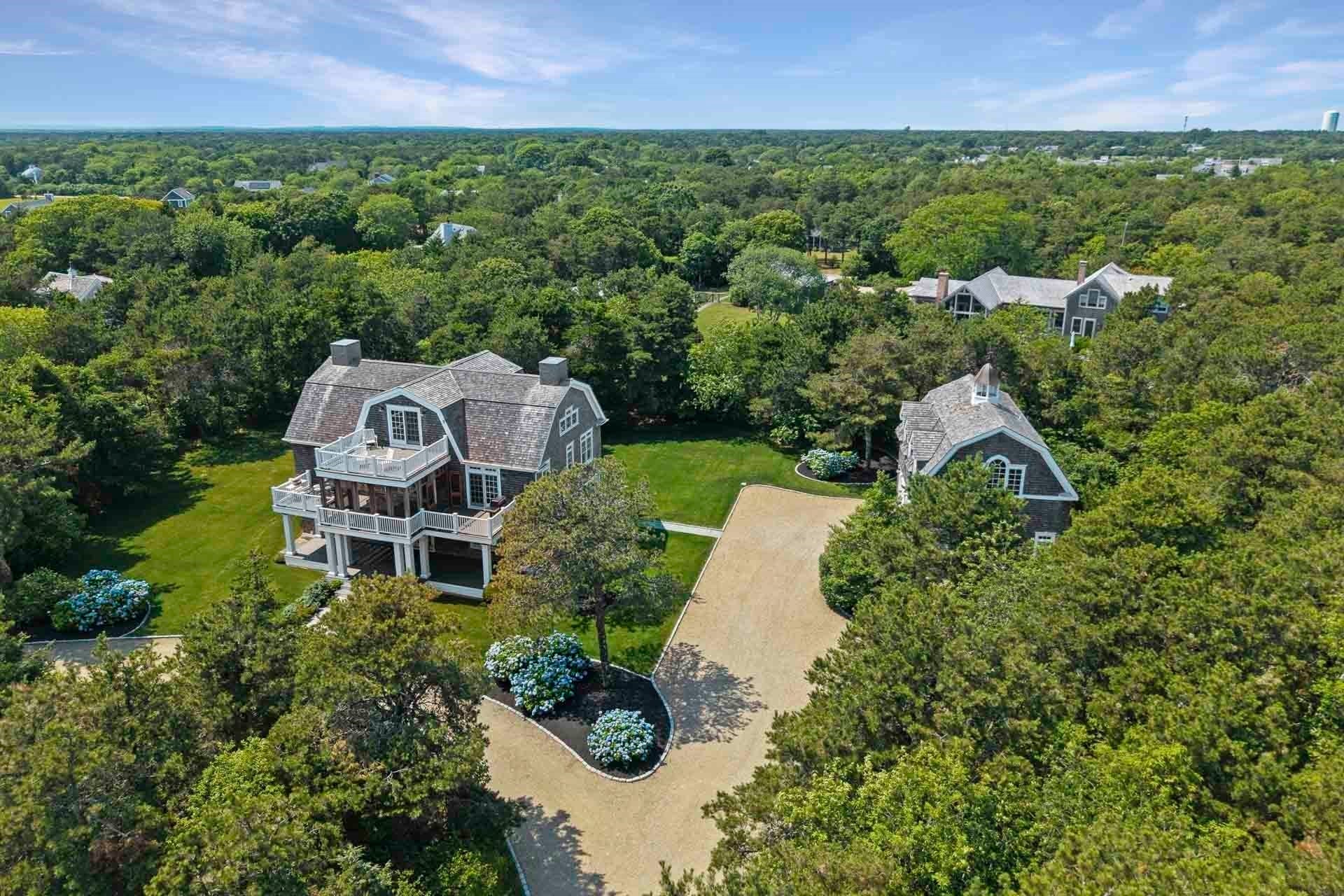 8 Beach Plum Mdws, Edgartown, MA Photo #42