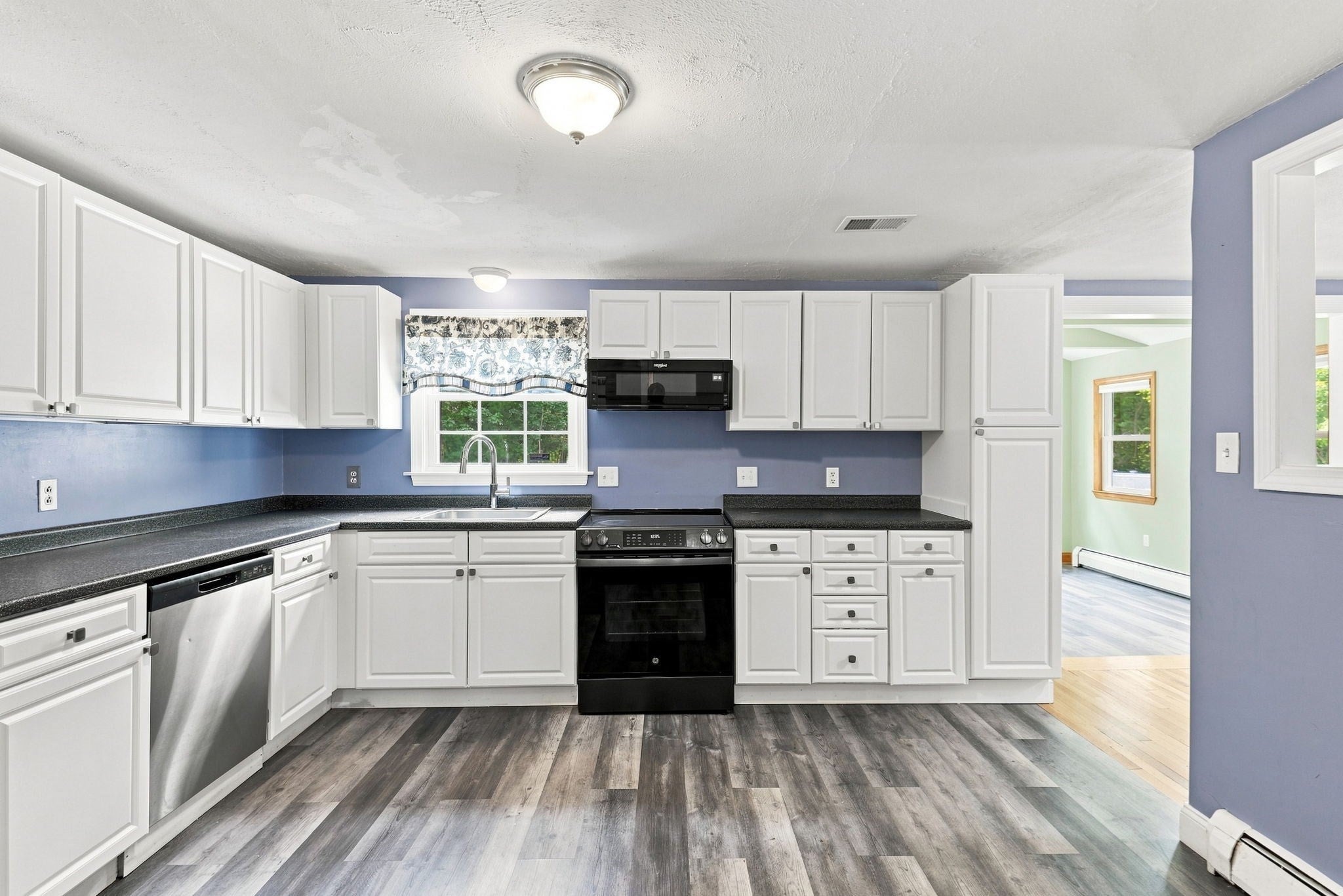 8 Victory Rd, Billerica, MA, 8 Victory Rd, Billerica, MA Photo #5