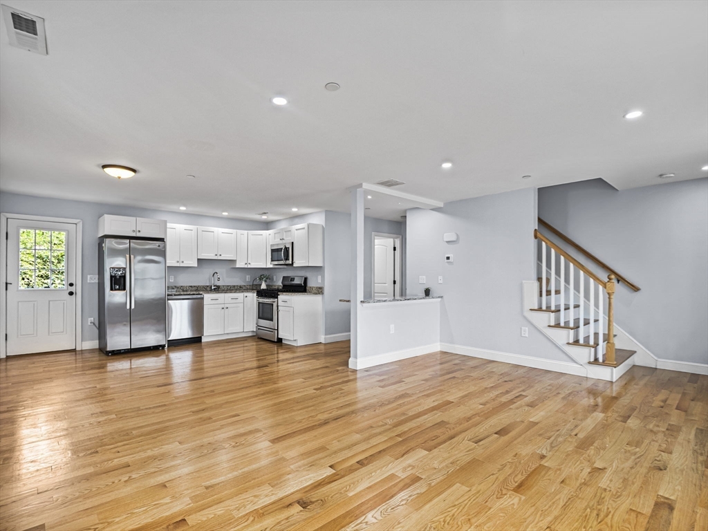 543 Andover St 7