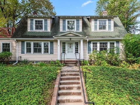8 Montvale Rd Worcester MA 01609