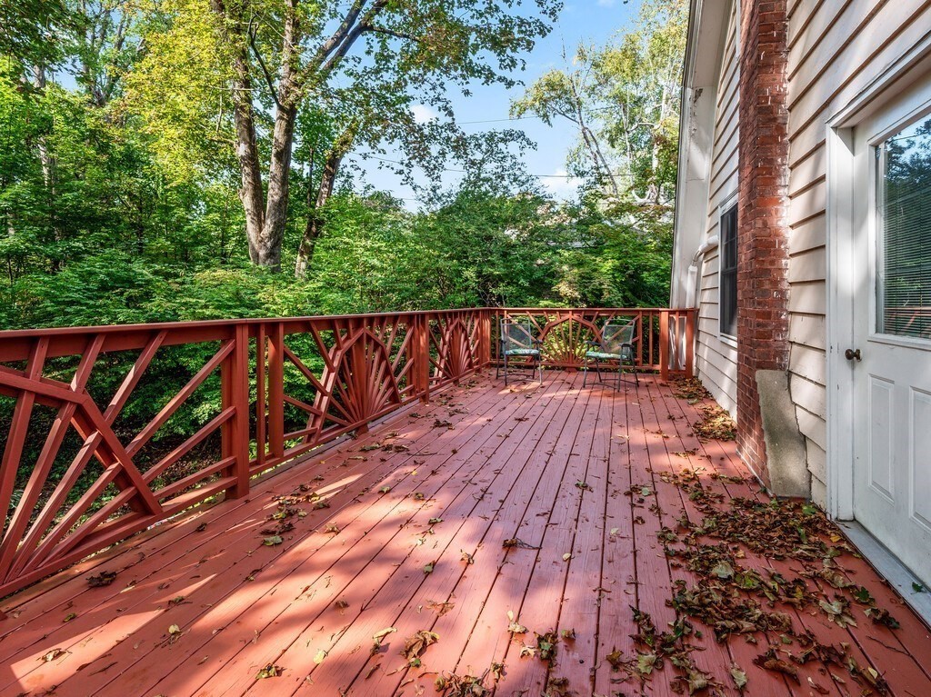 8 Montvale Rd