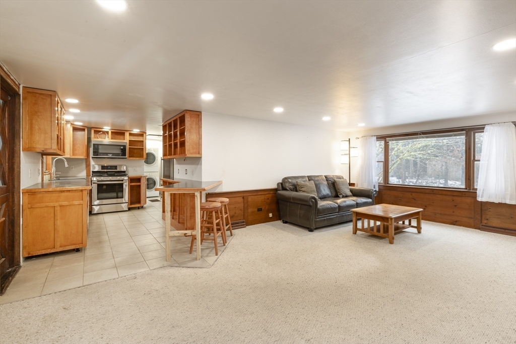 25 Crosby Ln