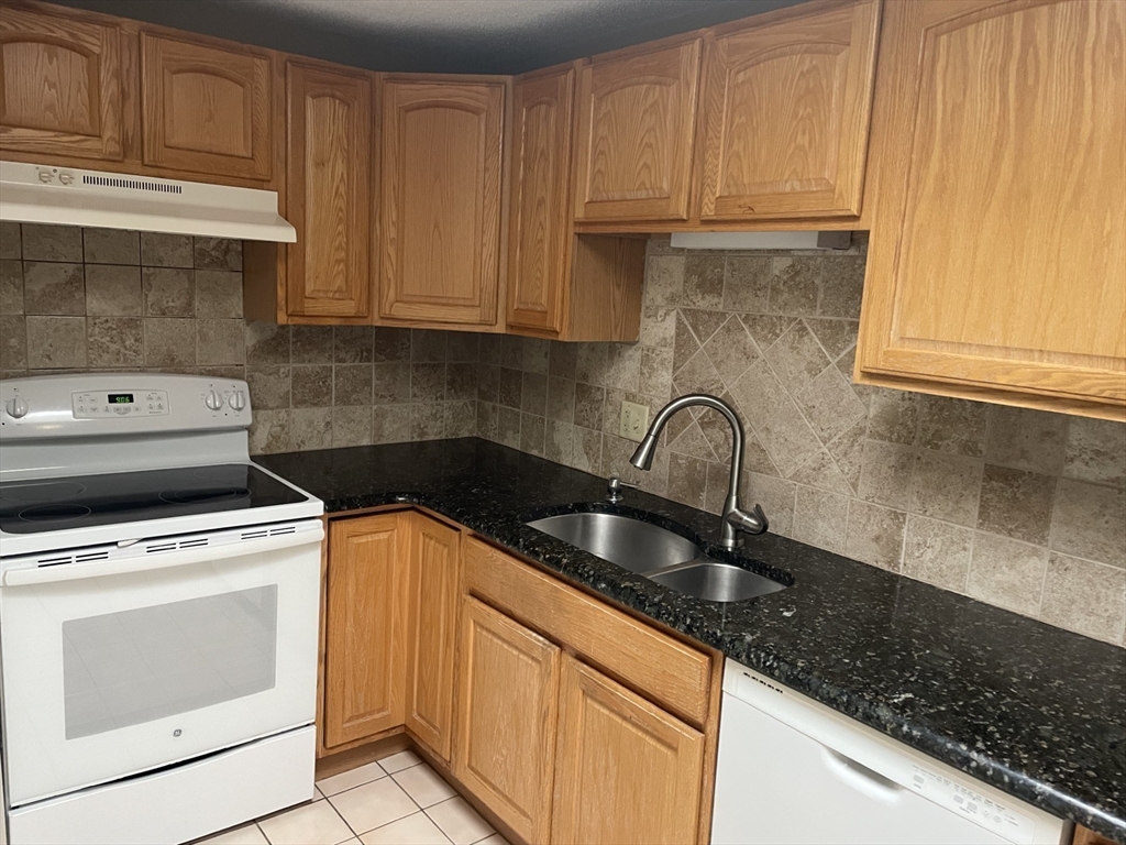 688 Boston Post Rd East 324