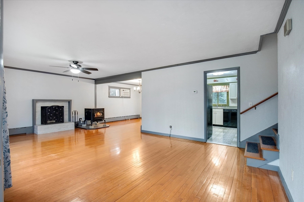 81 Huguenot Rd