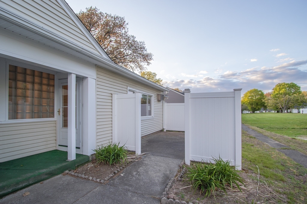 125 Greenwood Ter #125, Chicopee, MA Photo #35