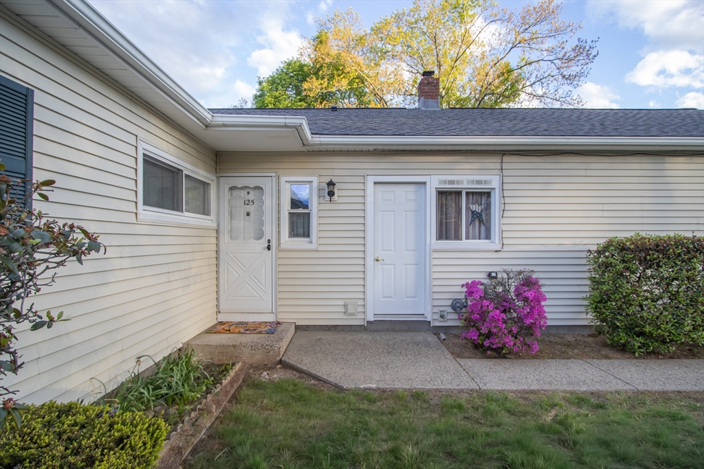 125 Greenwood Ter #125, Chicopee, MA Photo #2