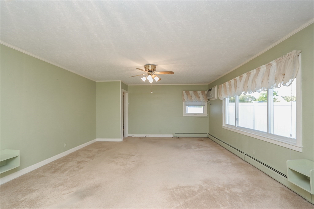 125 Greenwood Ter #125, Chicopee, MA Photo #6