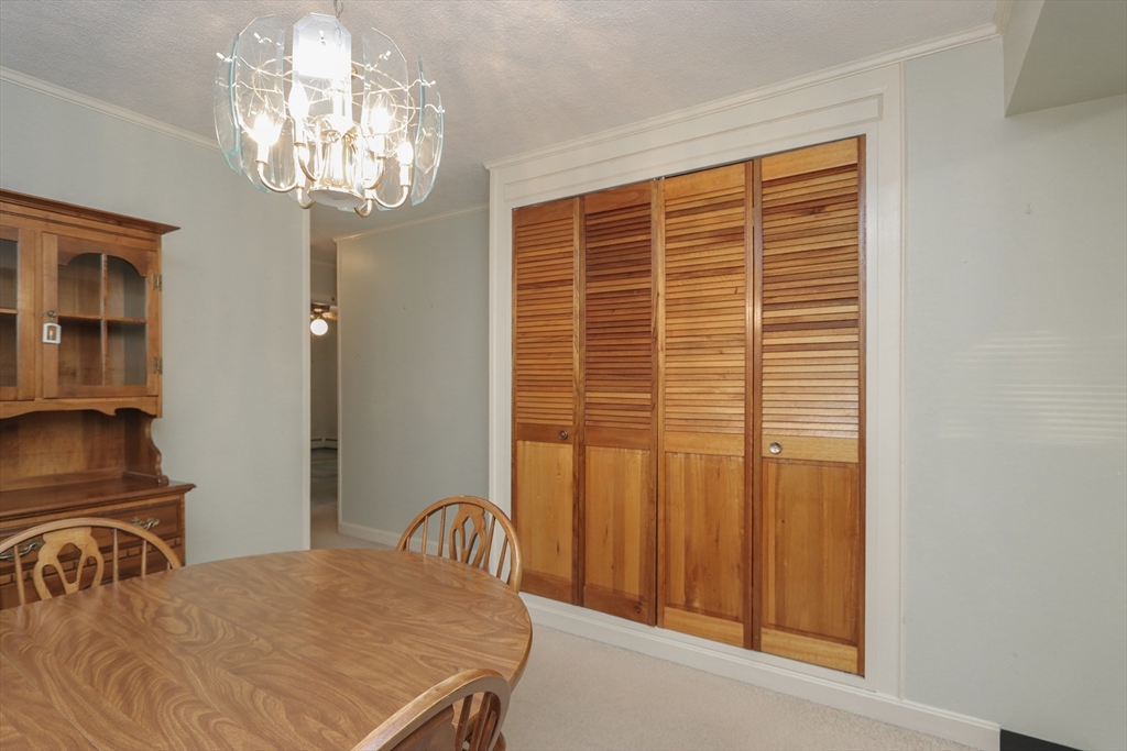 125 Greenwood Ter #125, Chicopee, MA Photo #20