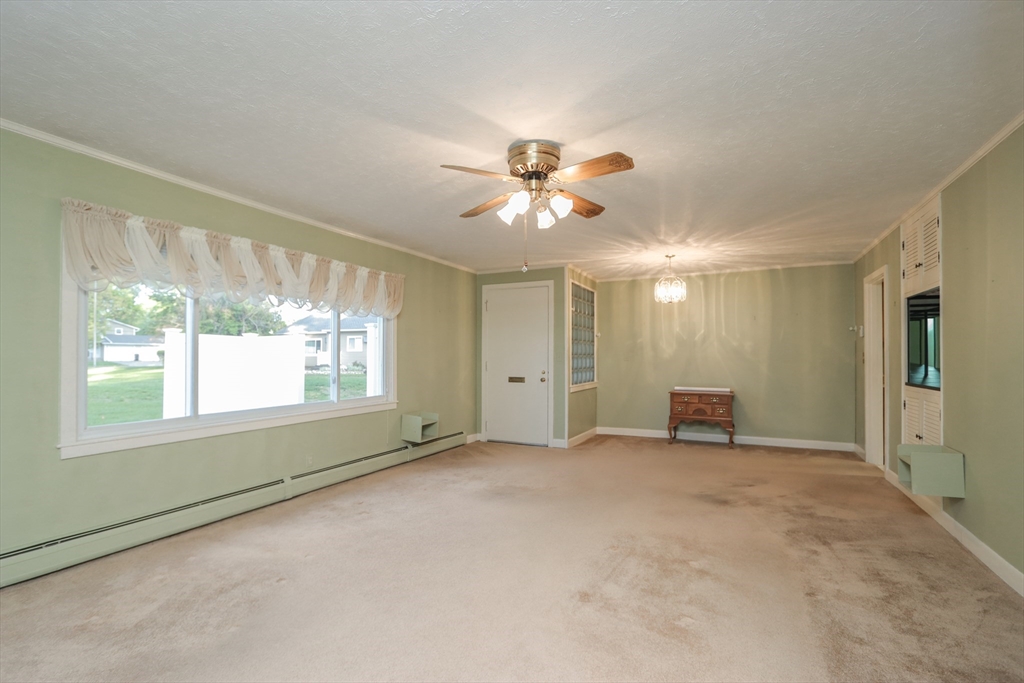 125 Greenwood Ter #125, Chicopee, MA Photo #3