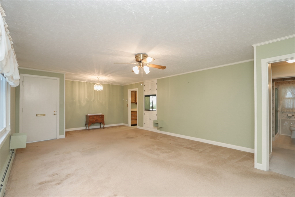 125 Greenwood Ter #125, Chicopee, MA Photo #8