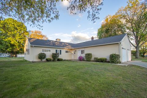 Photo of 125 Greenwood Ter #125, Chicopee, MA 01022 (MLS # 73519550)