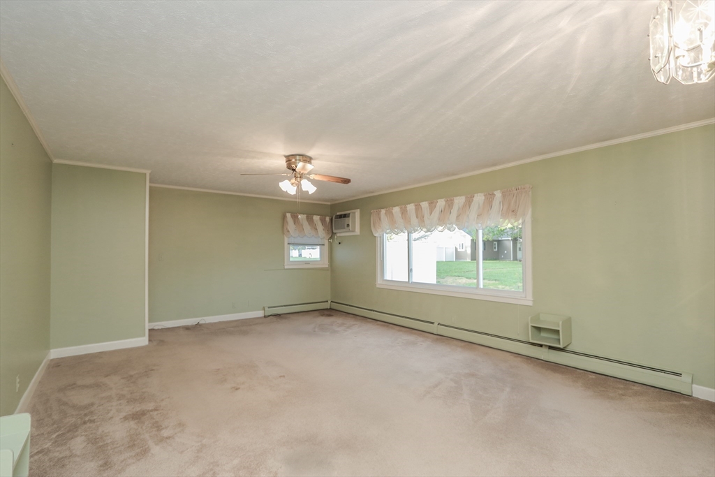 125 Greenwood Ter #125, Chicopee, MA Photo #5