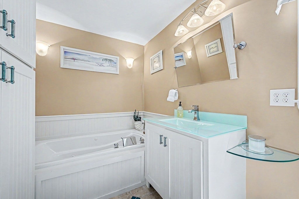 8 Vincent Rd, Mendon, MA, 8 Vincent Rd, Mendon, MA Photo #27