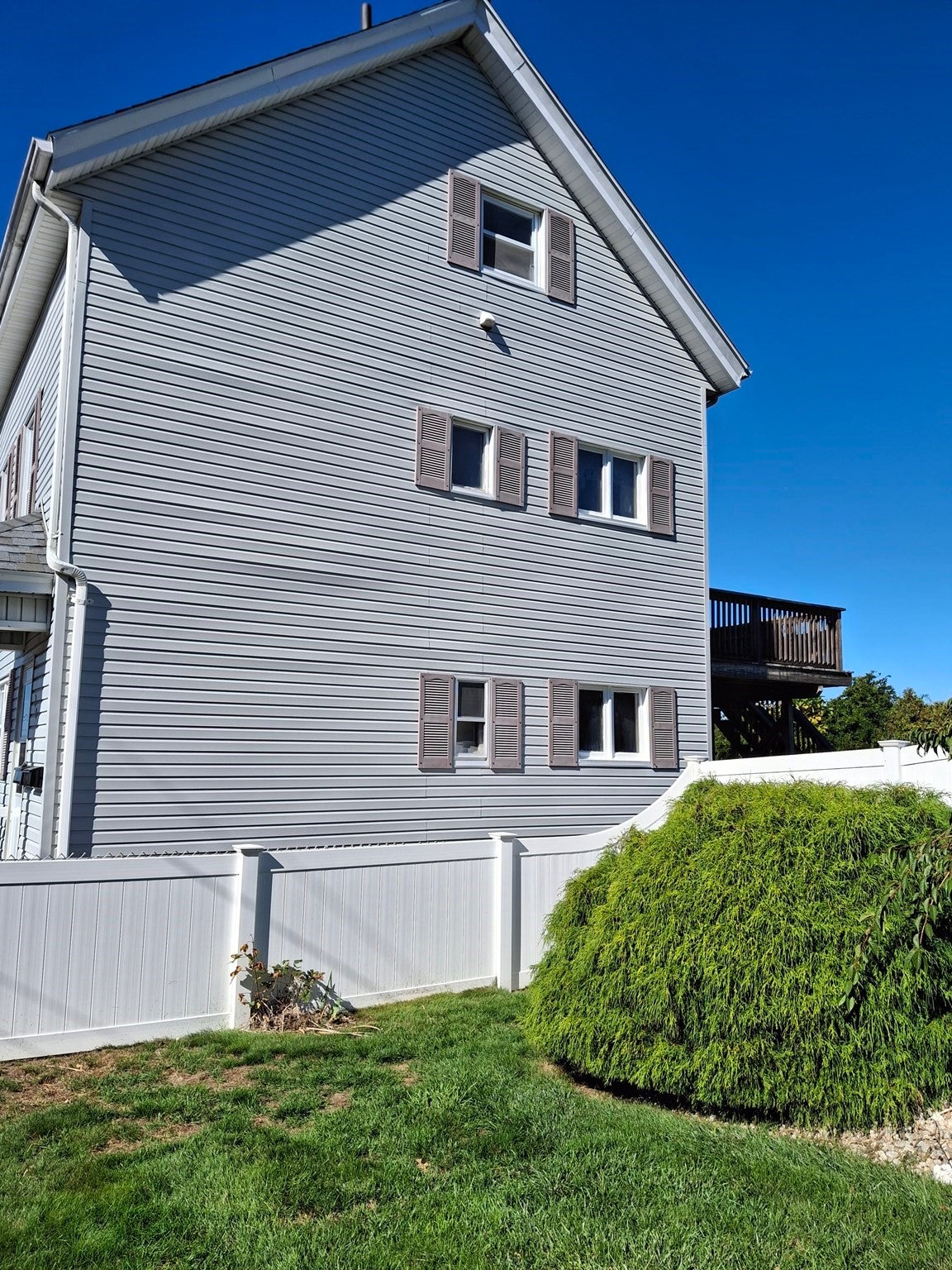 30 Riverview St