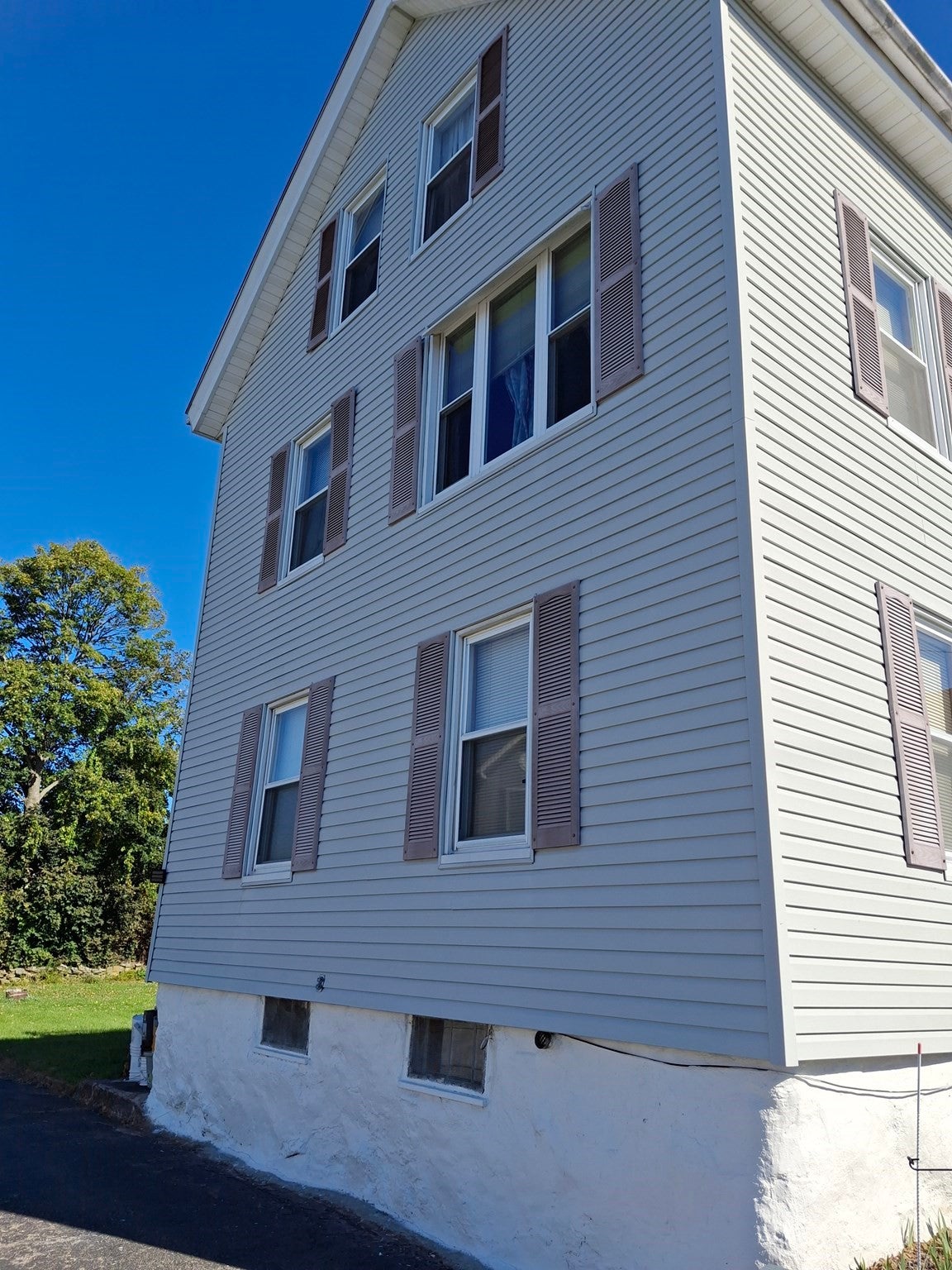 30 Riverview St