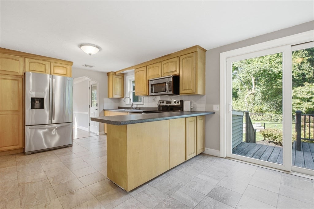 14 Pleasant St, North Reading, MA, 14 Pleasant St, North Reading, MA Photo #11