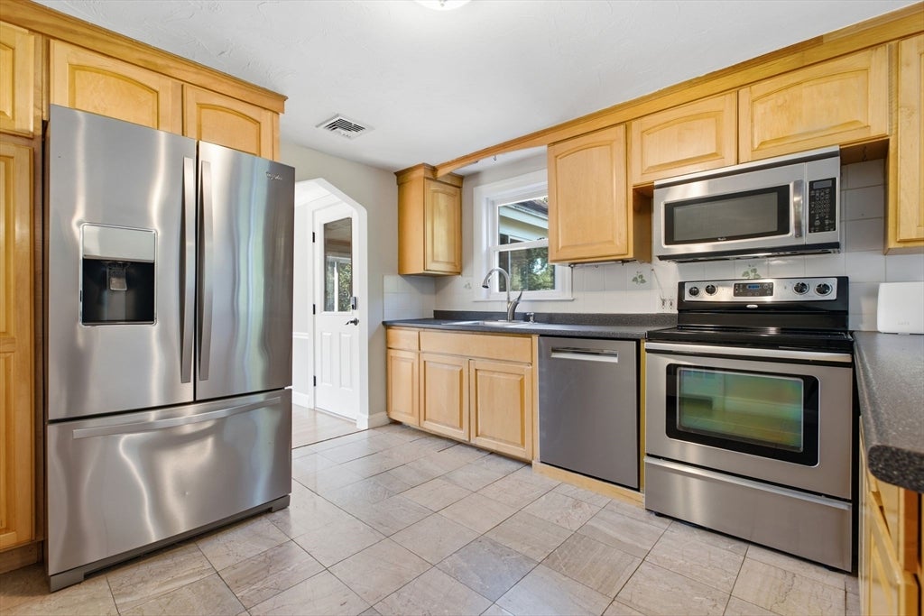 14 Pleasant St, North Reading, MA, 14 Pleasant St, North Reading, MA Photo #12