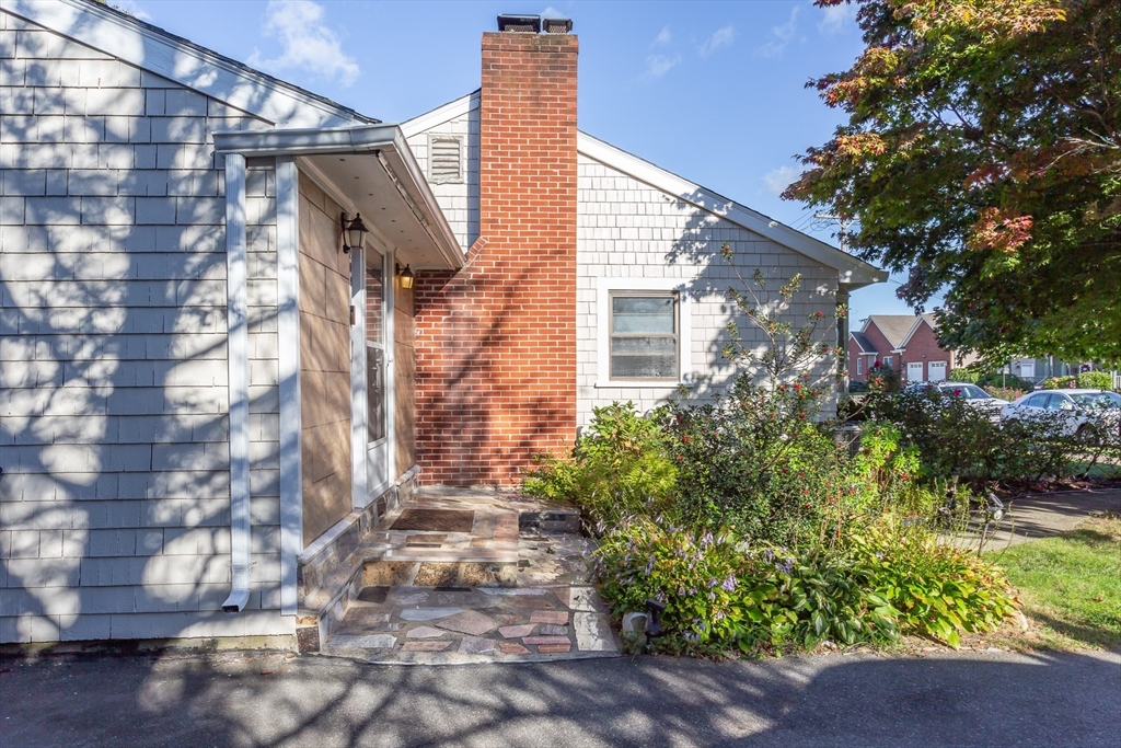 209 Jarry St