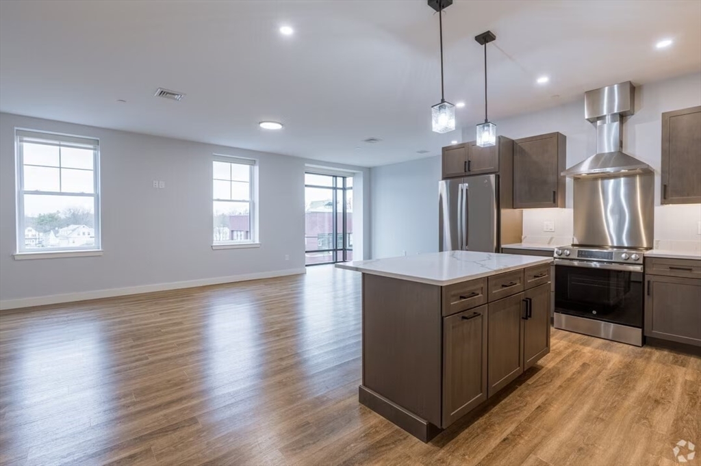 21 Summer Street 303