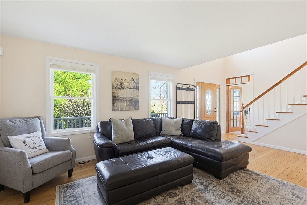 7 Shand Court Cir