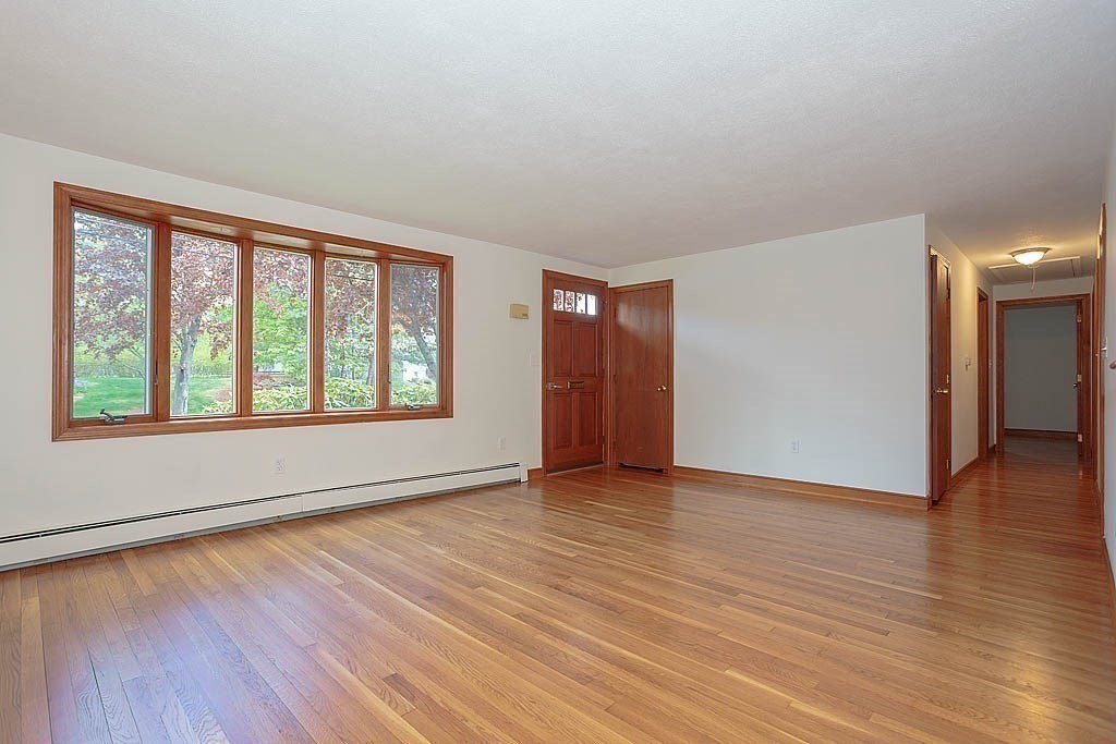 10 Brentwood Drive, Reading, MA Photo #8