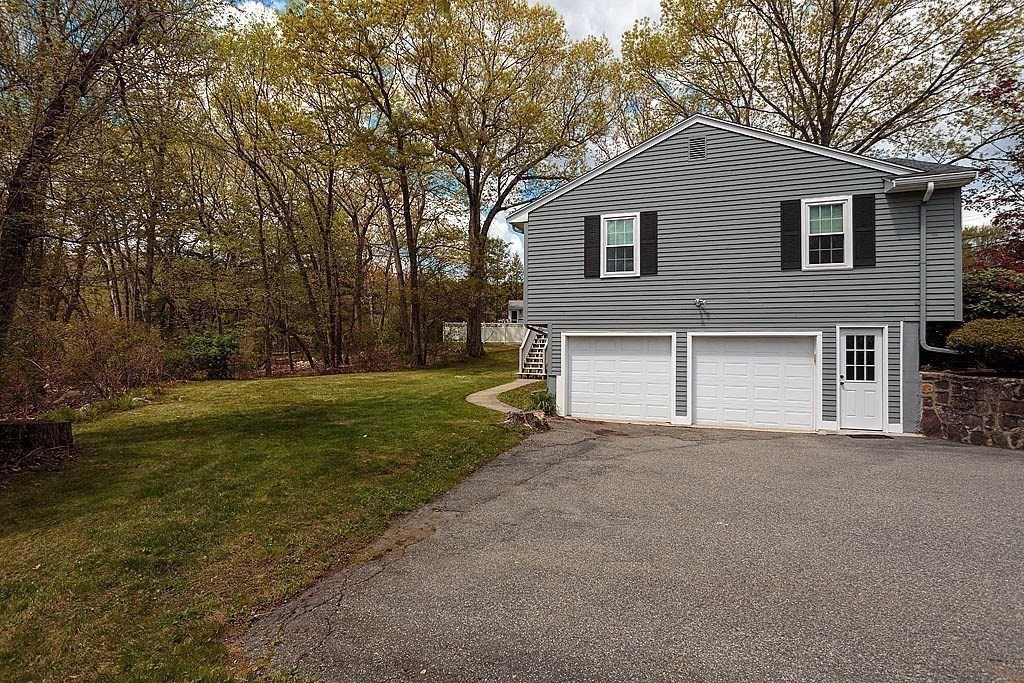 10 Brentwood Drive, Reading, MA Photo #4