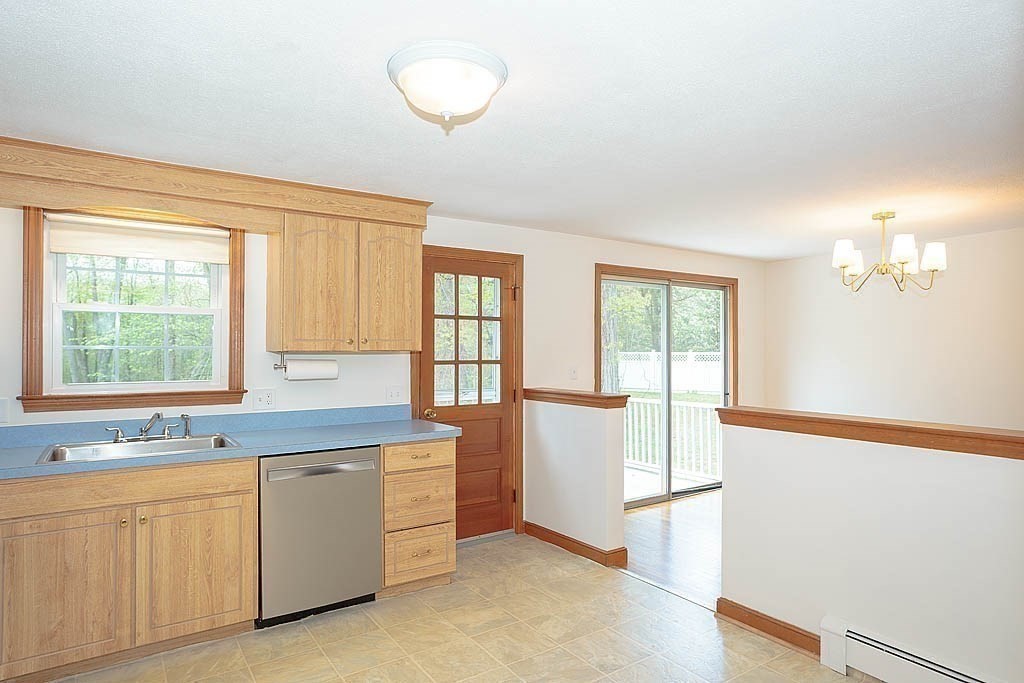10 Brentwood Drive, Reading, MA Photo #11