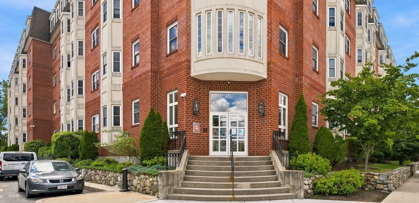 120 Wyllis Avenue 104