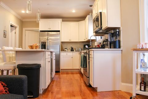 Photo of 116 Holland St #2R, Somerville, MA 02144 (MLS # 73483161)
