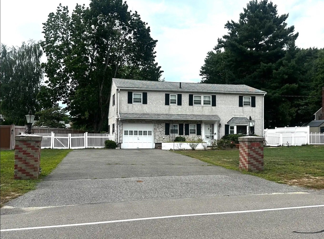 37 Rustcraft Rd