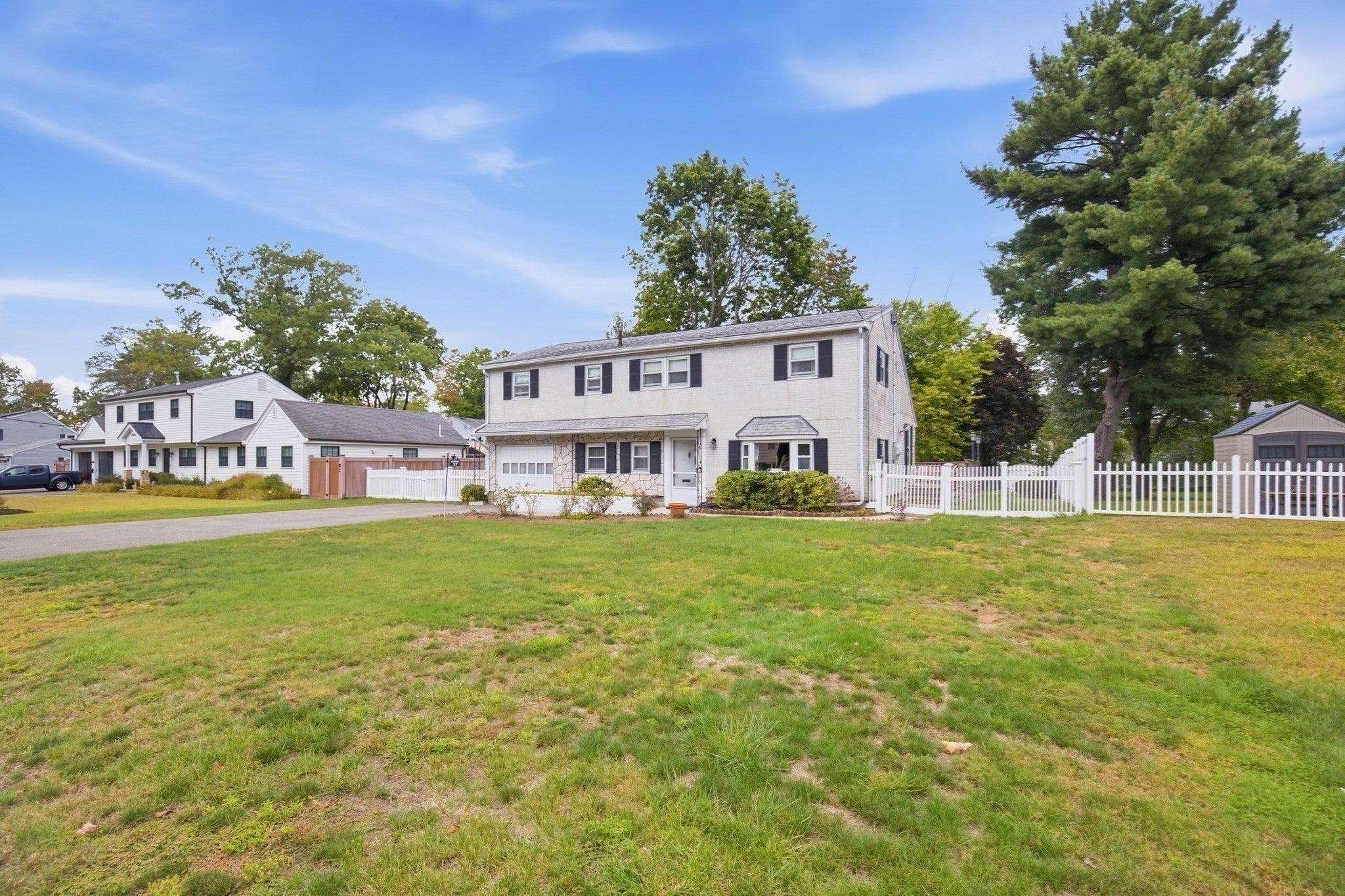 37 Rustcraft Rd