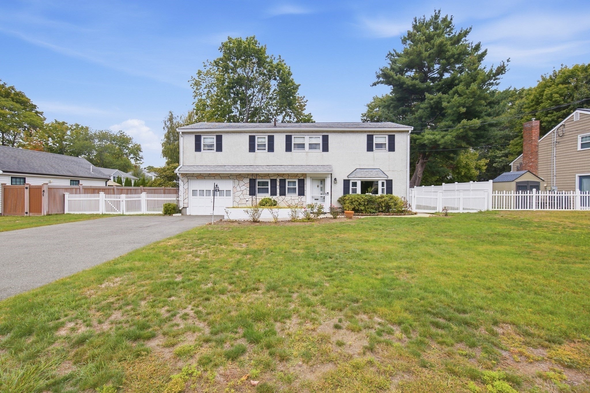 37 Rustcraft Rd