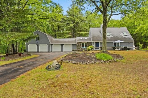 Photo of 871 Washington St, Franklin, MA 02038 (MLS # 73530126)
