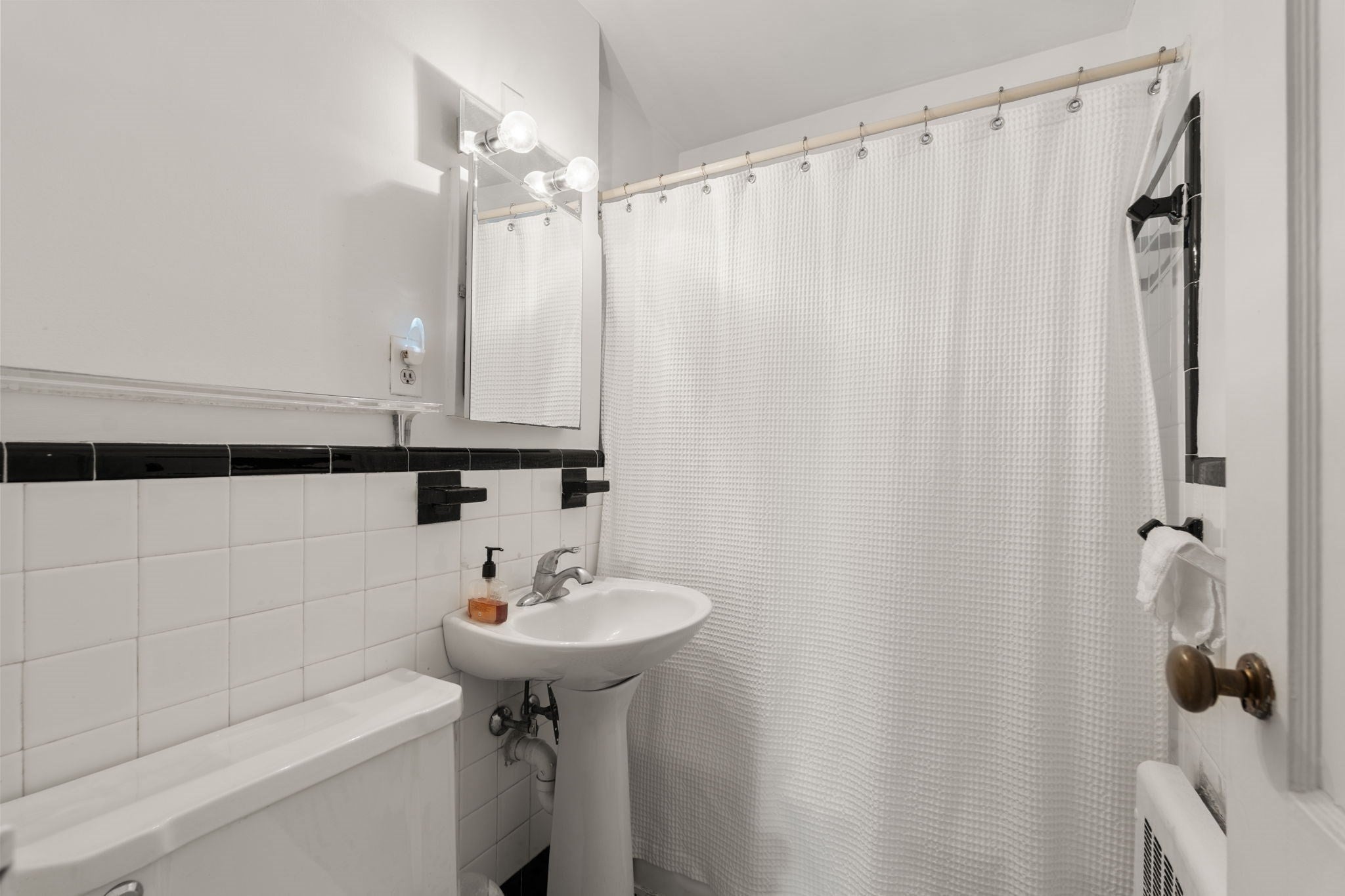 136 Beaconsfield Rd #2, Brookline, MA Photo #12